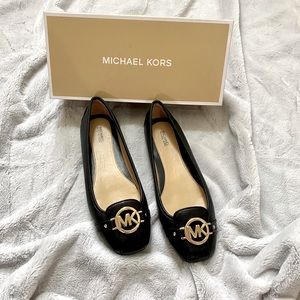 SOLDMichael Kors flats 9.5